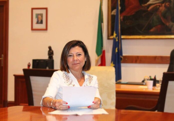 Decreto divieti circolazione mezzi pesanti 2021 - Ministro De Micheli Decreto divieti circolazione mezzi pesanti 2021 - Ministro De Micheli