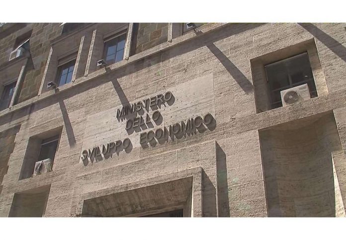 Decreto Ministero Sviluppo Economico su Fondo competivitià filiere produttive Decreto Ministero Sviluppo Economico su Fondo competivitià filiere produttive